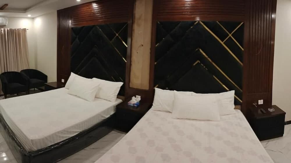 Grand Hayat Guest House