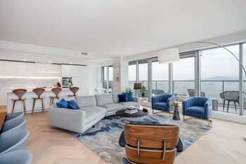 Vancouver House 4703 Breathtaking Views 3 Bdrm Pool hot tub gym