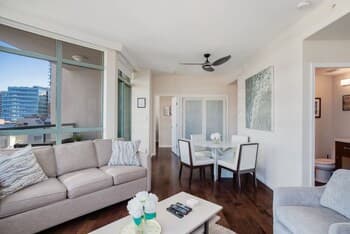 Beautiful 2 Bdrm 2bath Condo Downtown With Views of the Ocean