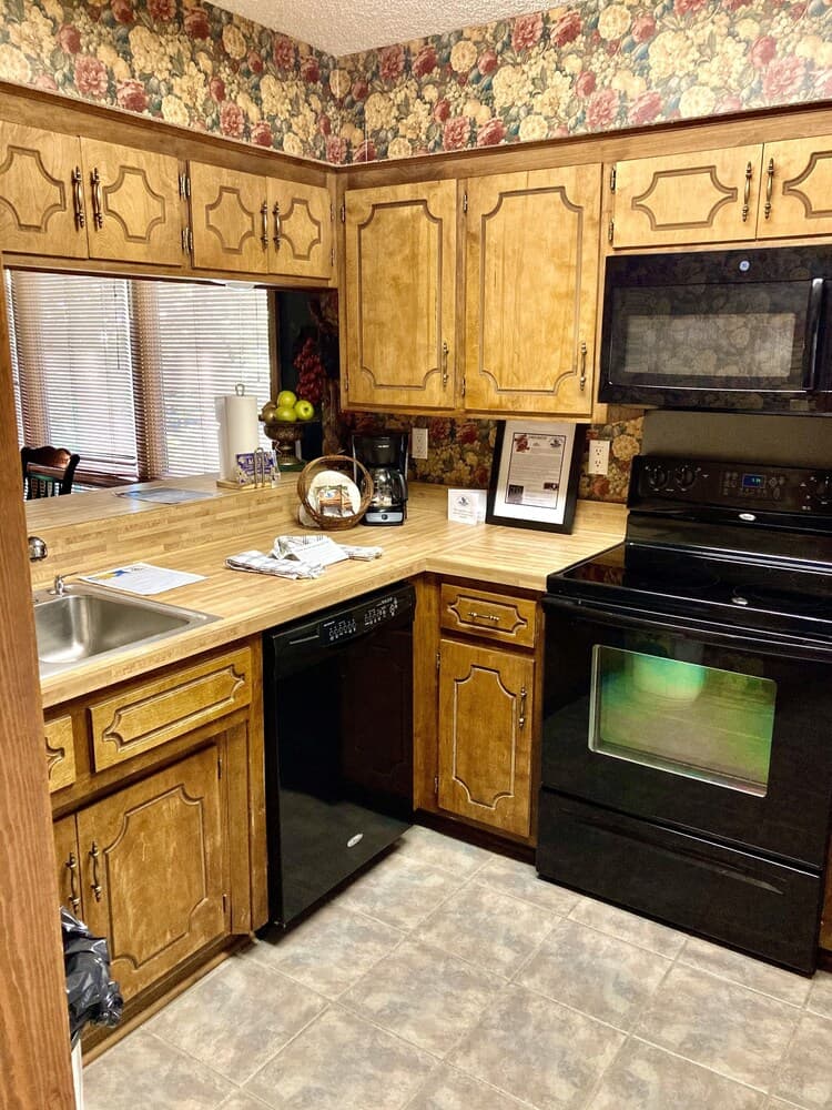 Forest View, Log-sided two Bedroom, two Bath Condo on Lake Ouachita by Redawning