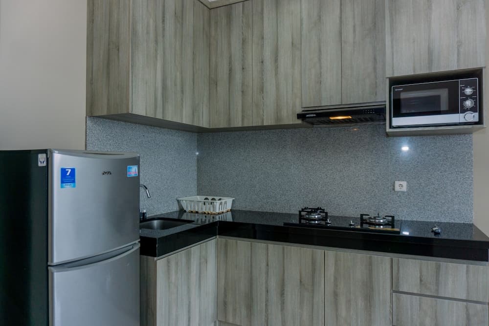 Modern Look 1Br At 22Nd Floor Ciputra International Apartment