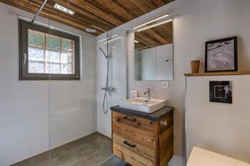 Chalet Capricorne -impeccable Ski in out Chalet With Sauna and Views