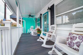 Chasing The Sun - Weekly Vacation Rental 3 Bedroom Apts