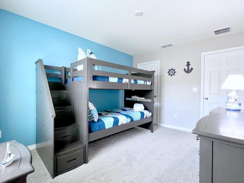 Beautiful Town Home With Splash Pool-1648tpc 5 Bedroom Home by RedAwning