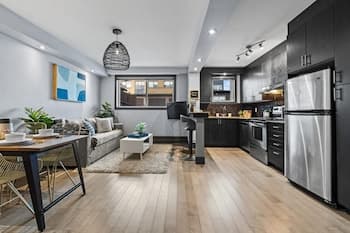 Zen Den l No Service Fees l King Bed l DT Sunalta