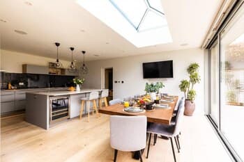 Modern 5-bedroom Home With Garden Roof Terrace