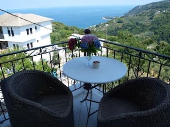 Paradeisos Penthouse