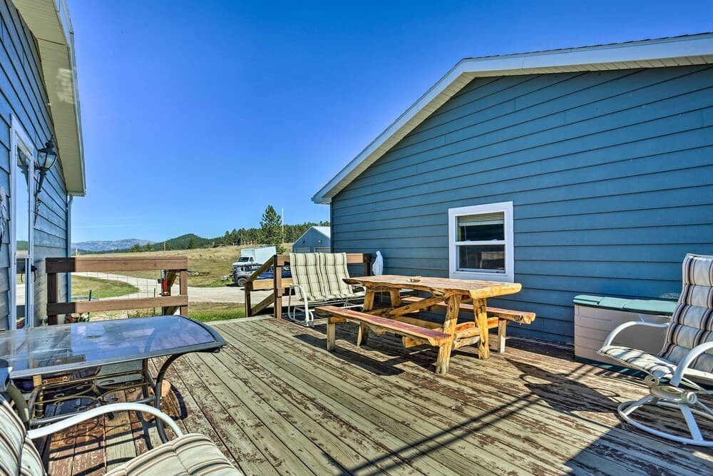 Black Hills Home ~ 6 Mi to Custer State Park!