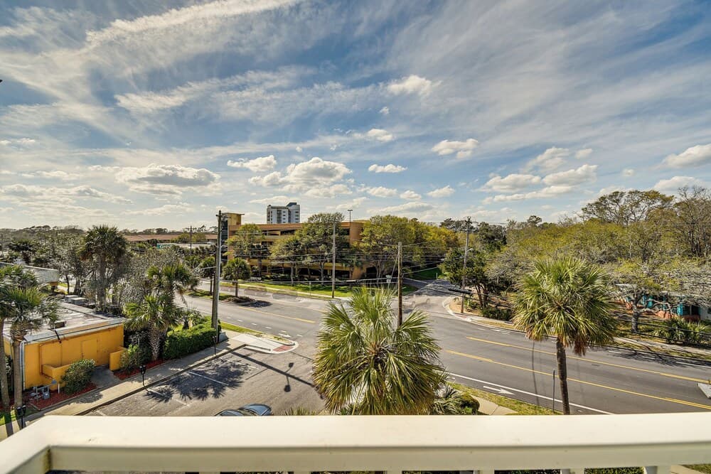 Myrtle Beach Condo w/ Lazy River: Walk to Beach!