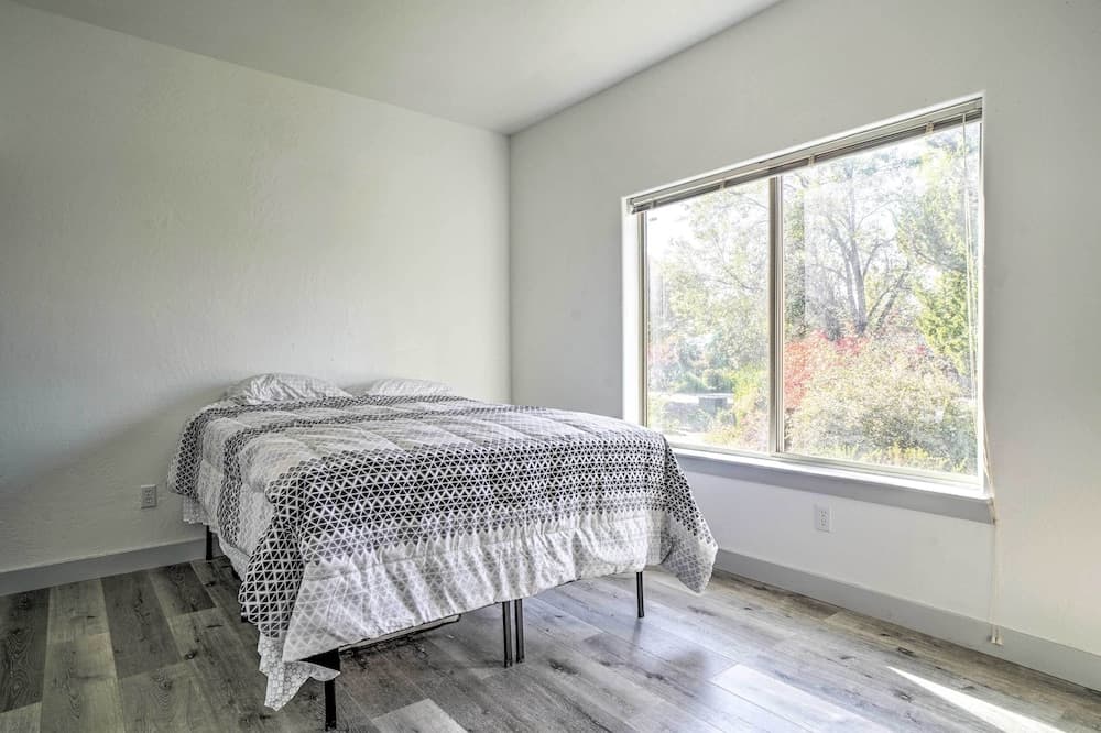 Cozy Medford Apartment: Hike, Bike & Explore!