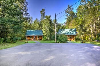Smoky Mountain Rustic Log Cabin w/ Furnished Patio