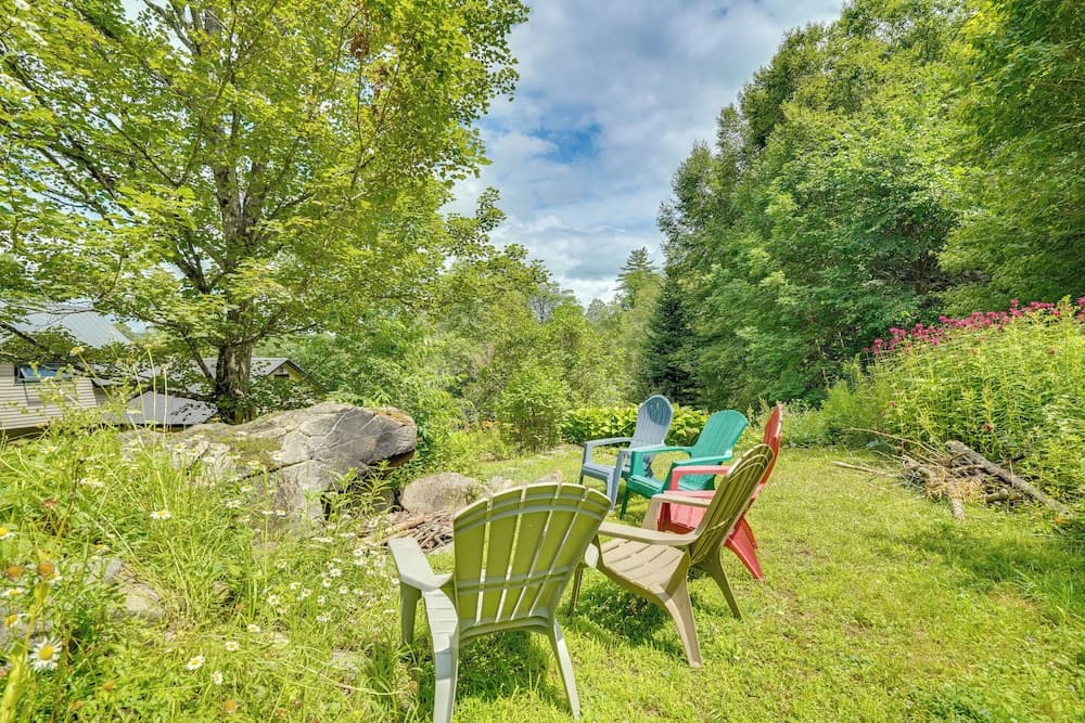 Londonderry Retreat ~ 3 Mi to Lowell Lake!