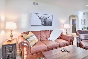 Dog-friendly Duplex ~ 2 Mi to Downtown Rapid City!