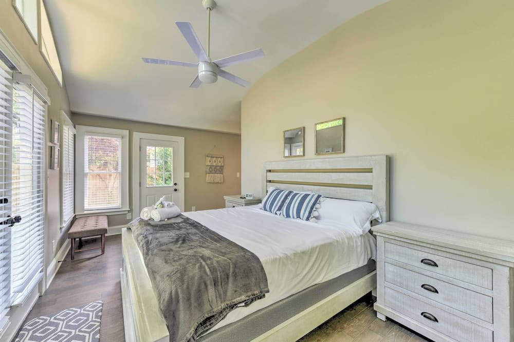 Elegant Charlotte Home w/ Fire Pit & Patio!