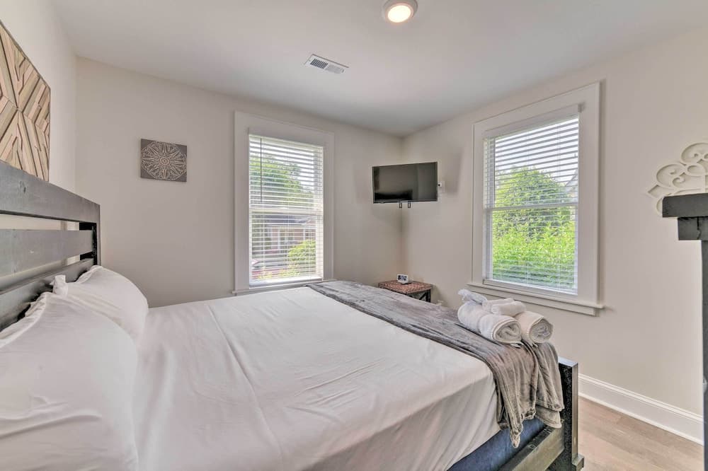 Elegant Charlotte Home w/ Fire Pit & Patio!