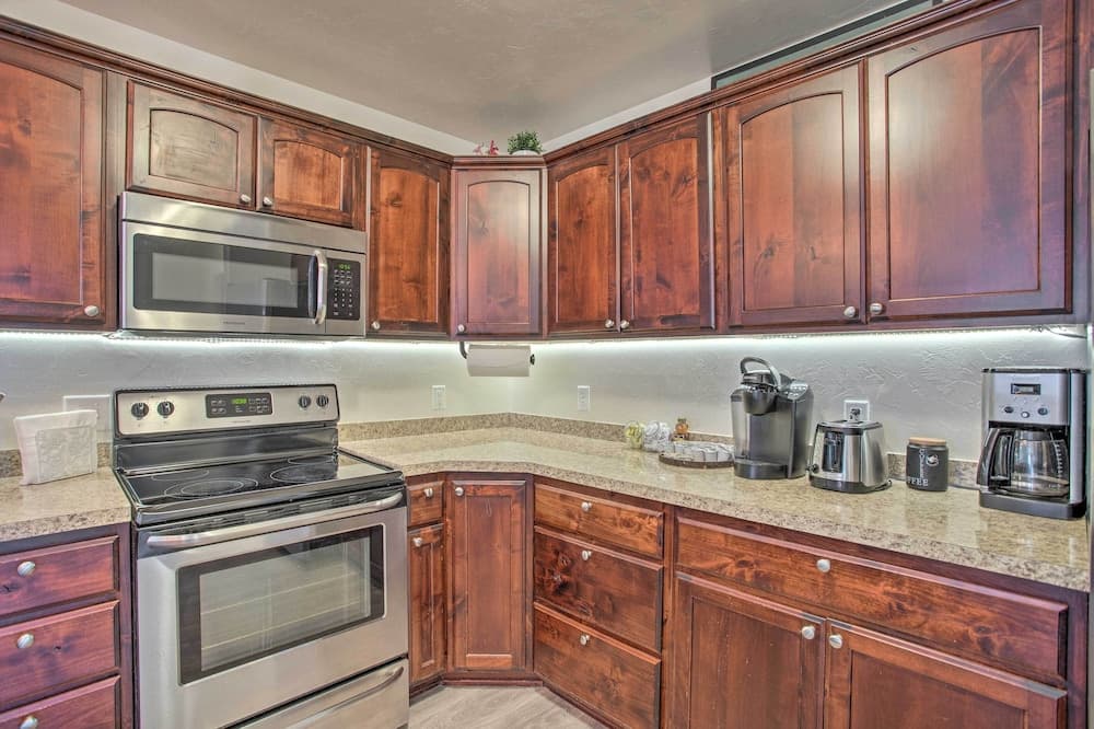 Moab Retreat: 10 Mi to Arches National Park!