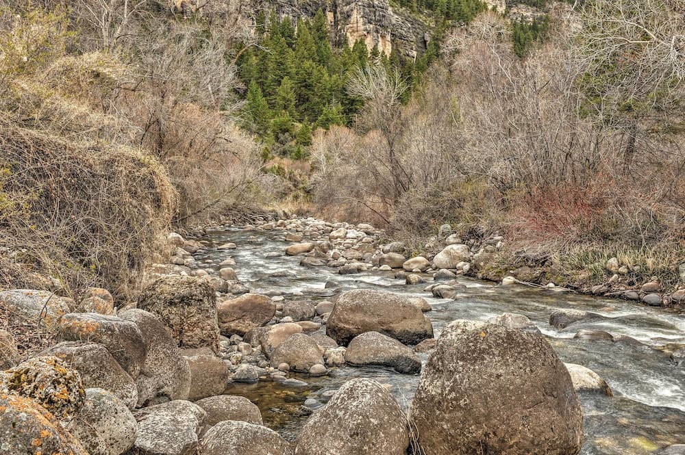 Large Ten Sleep Home on Main St, 10 Mins to Canyon