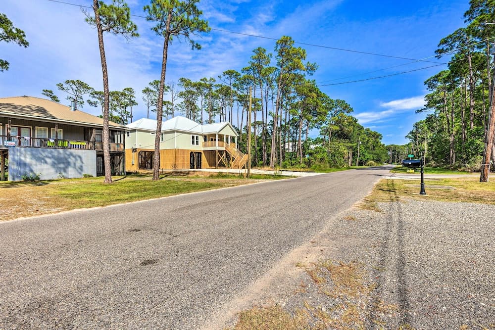 Dauphin Island Retreat: 2 Blocks to Beach!