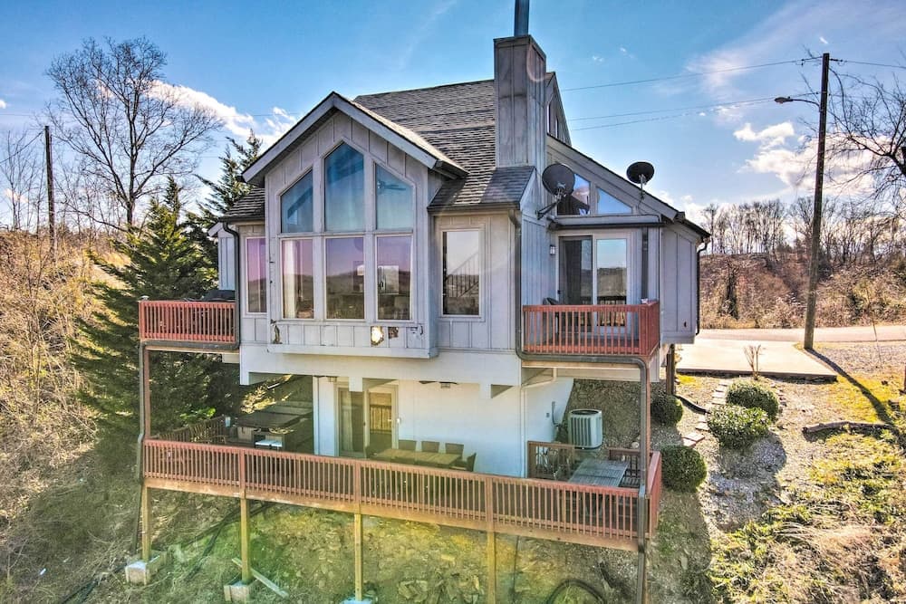 Sevierville Home w/ Mountain & Lake Views!