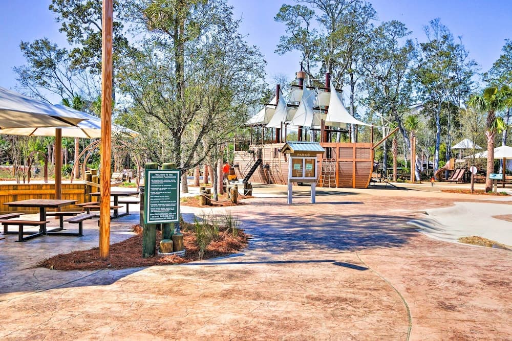 Hilton Head Island Condo: Walk 2 Blocks to Beach!