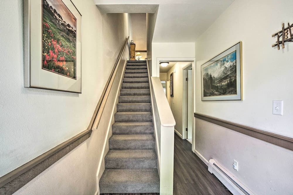 Cozy Condo on Fall River - 1 Mile to Rmnp Gate!