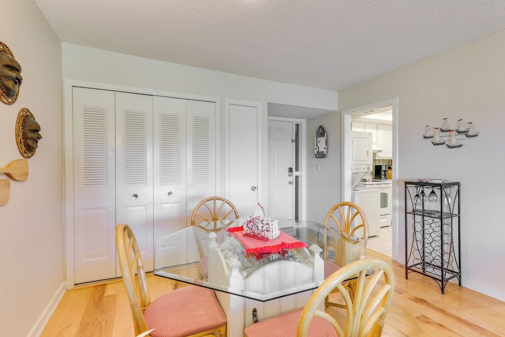 Coastal Sea Pines Escape: Walk to Beach!