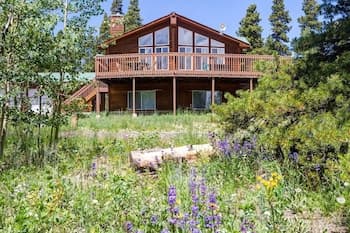 Bohemian Inspired Mountain Chalet on 2 5 Acres Aspens Hot Tub Pet Friendly