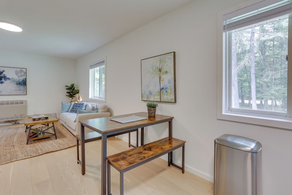 Cozy Swan Lake Apt w/ Grill + Private Yard