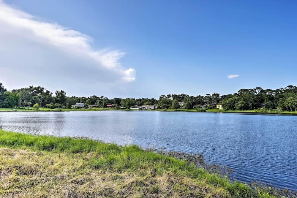 Lake Marion Apt w/ Canoe in Altamonte Springs!