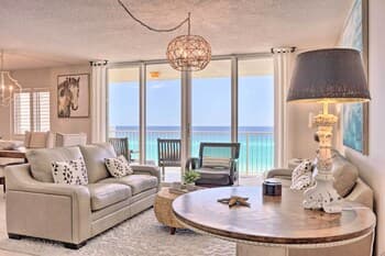Beachfront Fort Walton Beach Condo w/ Pool Access!