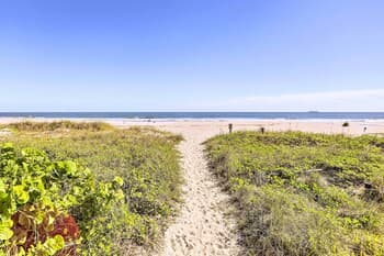 Cape Canaveral Townhome < Half-mi to Beach!