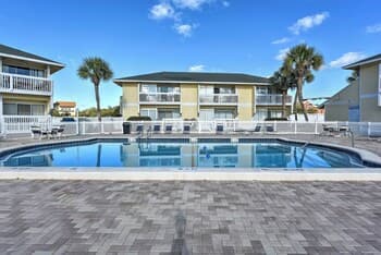 Cozy Destin Studio w/ Shared Pools + Beach Access!