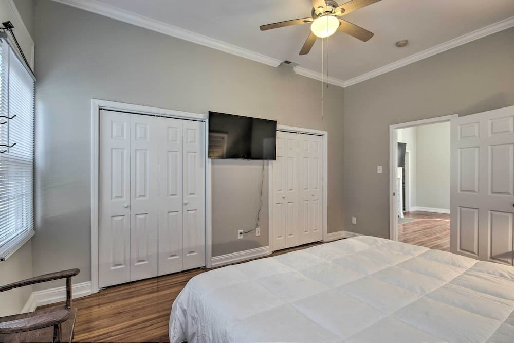 Columbia Home w/ Spacious Yard < 2 Mi to Dtwn