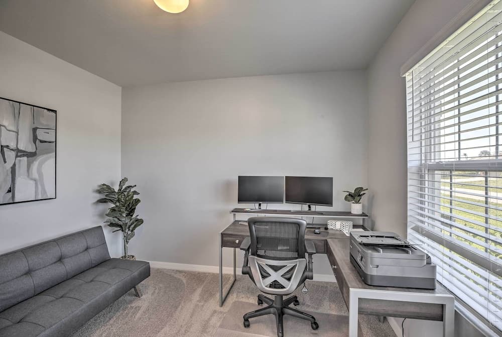 3 Mi to Beach: Cape Coral Home w/ Heated Pool