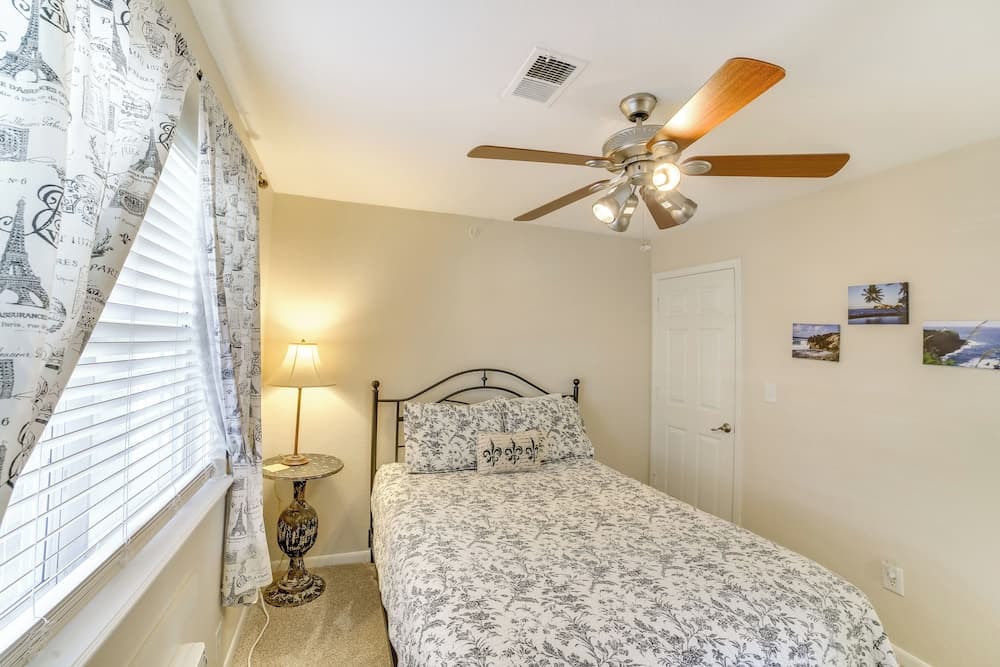 Branson Condo w/ Balcony, Near Silver Dollar City!