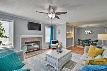 Fayetteville Condo w/ Fireplace: 7 Mi to Dtwn