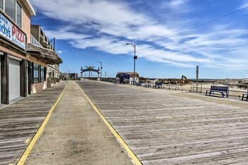 Coastal Condo w/ Pool 1 Block to Wildwood Beach!