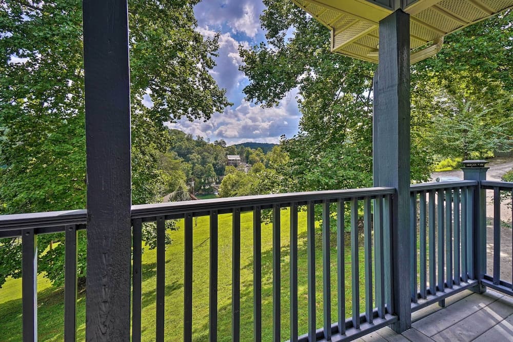 Caryville Home w/ Dock, Steps to Norris Lake!