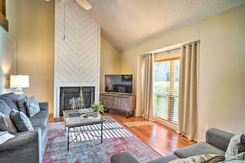 Ideally Located Baton Rouge Townhome w/ Yard!