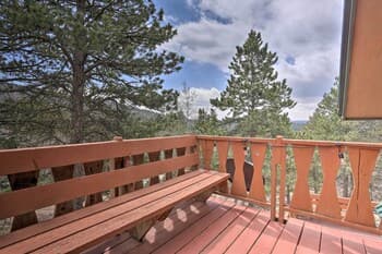 Black Hills Hideaway w/ Wraparound Deck & Hot Tub!