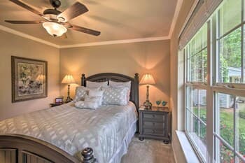 Updated Grand Lake Cottage w/ Patio & Pool Access!