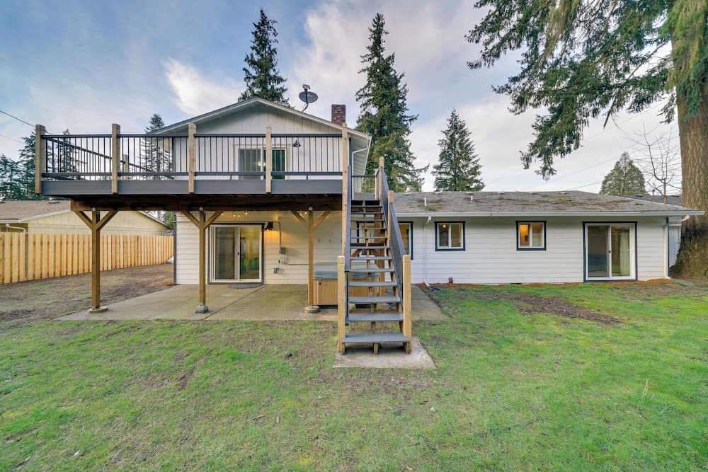 Vancouver Vacation Rental 16 Mi to Portland!