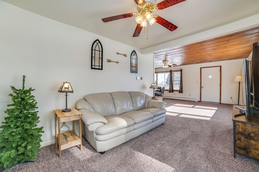 Cozy Tawas City Home w/ Views of Lake Huron!