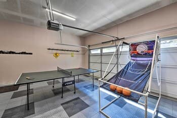 Alpine Hideaway w/ Game Room < 1 Mi to Slopes