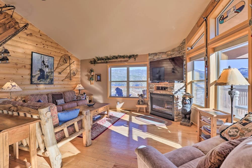Grand Lake House w/ Mountain Views, Deck!