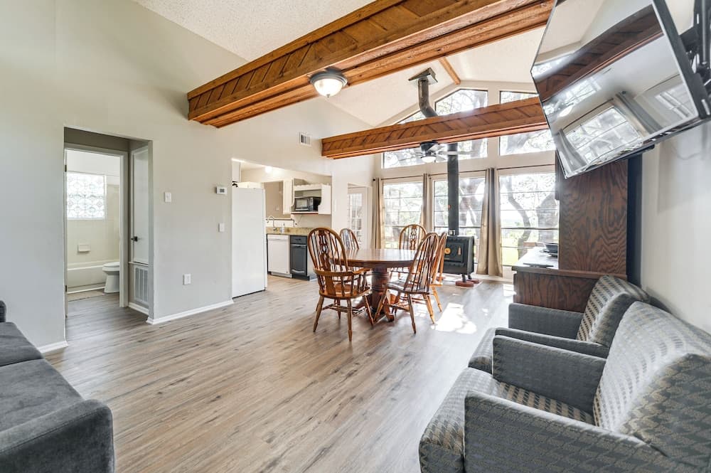 Canyon Lake House w/ Porch, Views + Private Gazebo