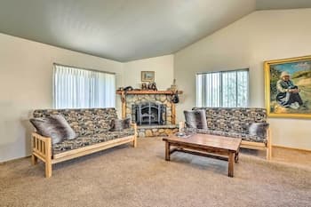 Stunning Big Bear Cabin ~ 9 Mi to Ski Resorts