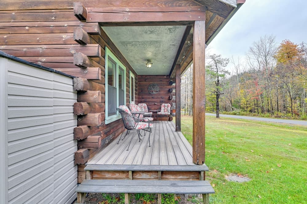 High Peak Heaven: Cozy Log Cabin on 1 Acre!