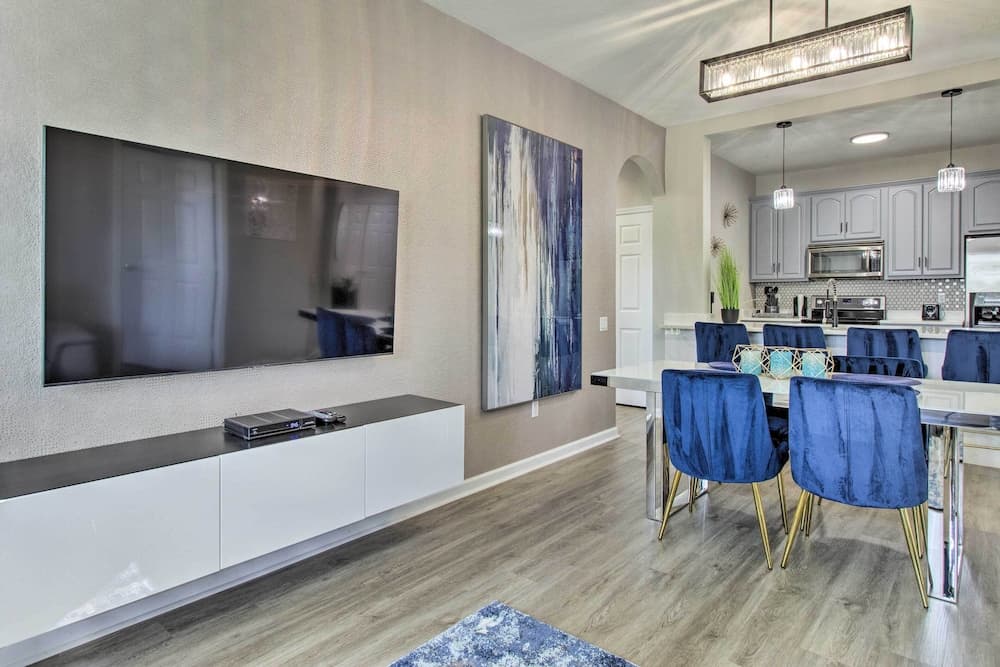 Vista Cay Resort Condo ~ 5 Mi to Universal!