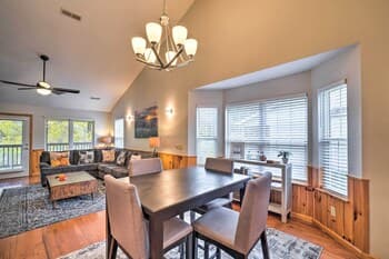 Cozy Riverfront Retreat ~ 5 Miles to Dollywood!